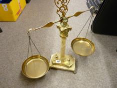 Excellent brass and onyx balance scale