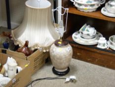 Abstract patterned lustre table lamp E/T