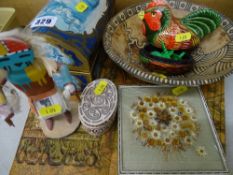 Box of vintage linen handkerchiefs etc