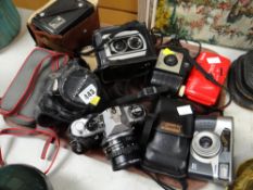 Parcel of vintage cameras