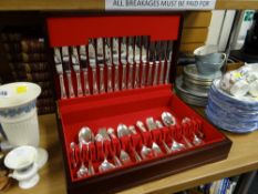 A good Walker & Hall canteen of cutlery