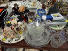 Tray of various collectables including Harry Potter figure, Liliput Lane, glassware etc