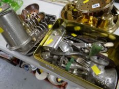 Parcel of various metalware including loose cutlery, toast rack etc