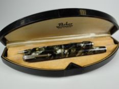 VINTAGE MARBLE BLACK & GREY PARKER VACUMATIC FOUNTAIN PEN & PENCIL SET in original case