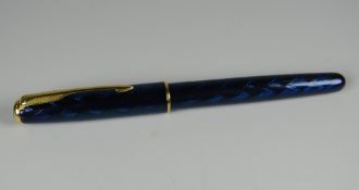 MODERN BOXED BLUE HOLOGRAPHIC EFFECT PARKER SONNET FOUNTAIN PEN with gold plated trim