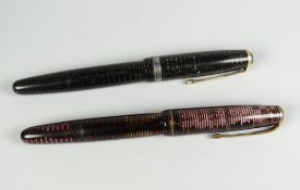 VINTAGE GREY PEARL PARKER VACUMATIC MAJOR FOUNTAIN PEN with yellow metal trim & a vintage burgundy