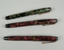 VINTAGE MK I STANDARD STRIATED GREEN PARKER TELEVISOR FOUNTAIN PEN together with a vintage MK I