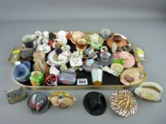 Tray of collectable ornamental miniatures