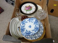 Box of mixed porcelain and glassware