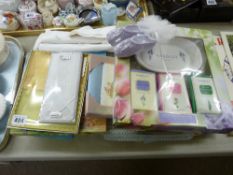 Parcel of lady's vanity products including vintage handkerchiefs, Yardley gift sets etc