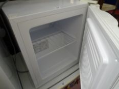 Currys Essential countertop freezer E/T