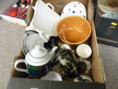 Box of mixed porcelain