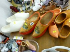 Quantity of wooden clogs