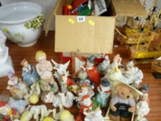 Box of assorted Lego