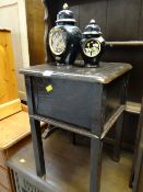 A vintage sewing box together with items of Chokin china