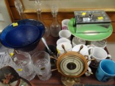 A tray of china & glass