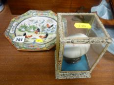 Small parcel of Oriental items