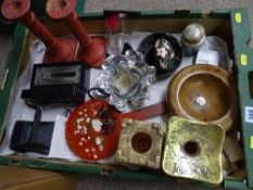 Box of decorative household goods