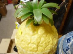 Retro pineapple ice bucket