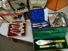 Large parcel of cased and loose cutlery