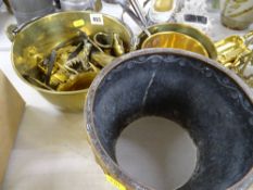 Swing handled brass jam pan, two vintage saucepans and a quantity of ornamental brassware etc