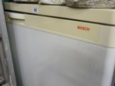 Bosch undercounter fridge with freezer compartment E/T