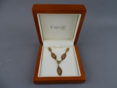 A NINE CARAT CLOGAU GOLD CELTIC LINK TYPE NECK CHAIN, 6.9 grms total