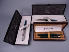 Vintage Green Parker Slimfold fountain pen (with14k nib) and pencil set with gold plated trim in box