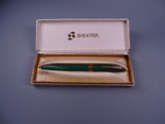 Vintage Pastel Green Sheaffer Saratoga Snorkel fountain pen in original box