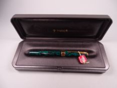 Modern green Laque Parker Sonnet fountain pen with gold plated trim and 18ct gold nib, in original