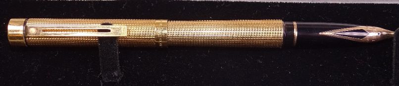 Vintage 23 carat Gold plated Sheaffer Targa fountain pen with diamond squares pattern (square cut)