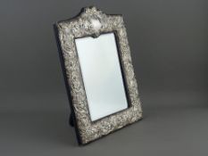 A SILVER EASEL DRESSING TABLE MIRROR, Birmingham 1992, 31 x 23 cms