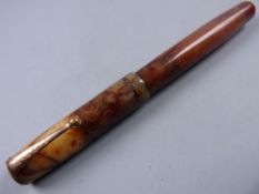 Vintage (1932 - 34) onyx Parker Moderne (Duette Junior) fountain pen with gold plated trim and