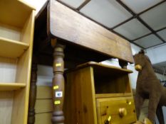 Pine twin flap Pembroke table with turned supports