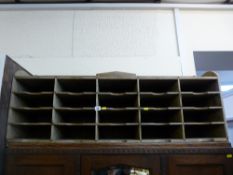 Wooden pigeonhole letter holder