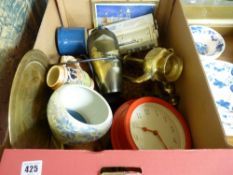 Mixed quantity of household goods