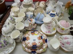 Good quantity of vintage teaware