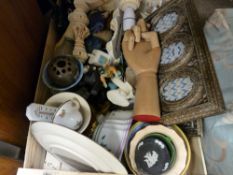 Box containing large quantity of mainly decorative porcelain