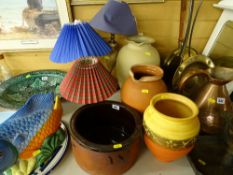 Quantity of pottery vessels and two decorative table lamps