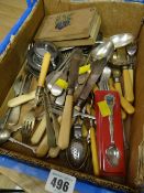 Parcel of various loose flatware