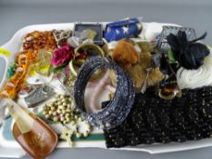 Mixed quantity of vintage and other costume jewellery etc including amber type beads