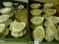 Large parcel of rose vases etc (all matching ideal for restaurant/cafe)