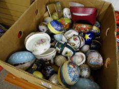 Good quantity of collectable ornamental eggs, various compositions