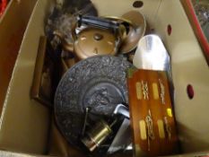Mixed box of vintage and other metalware