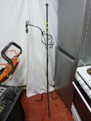 Twist metal lamp stand with tripod feet E/T