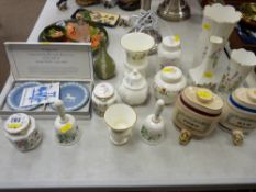 Parcel of decorative china including Aynsley, boxed Wedgwood Jasperware commemorative set, Wade