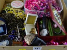 Quantity of costume jewellery, vintage powder compacts and other collectables