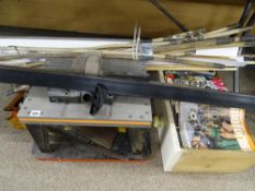 Parcel of garage accessories including saw stand, beading etc