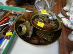 Small parcel of decorated brassware etc