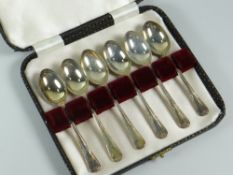 Cased set of Walker & Hall hallmarked silver teaspoons